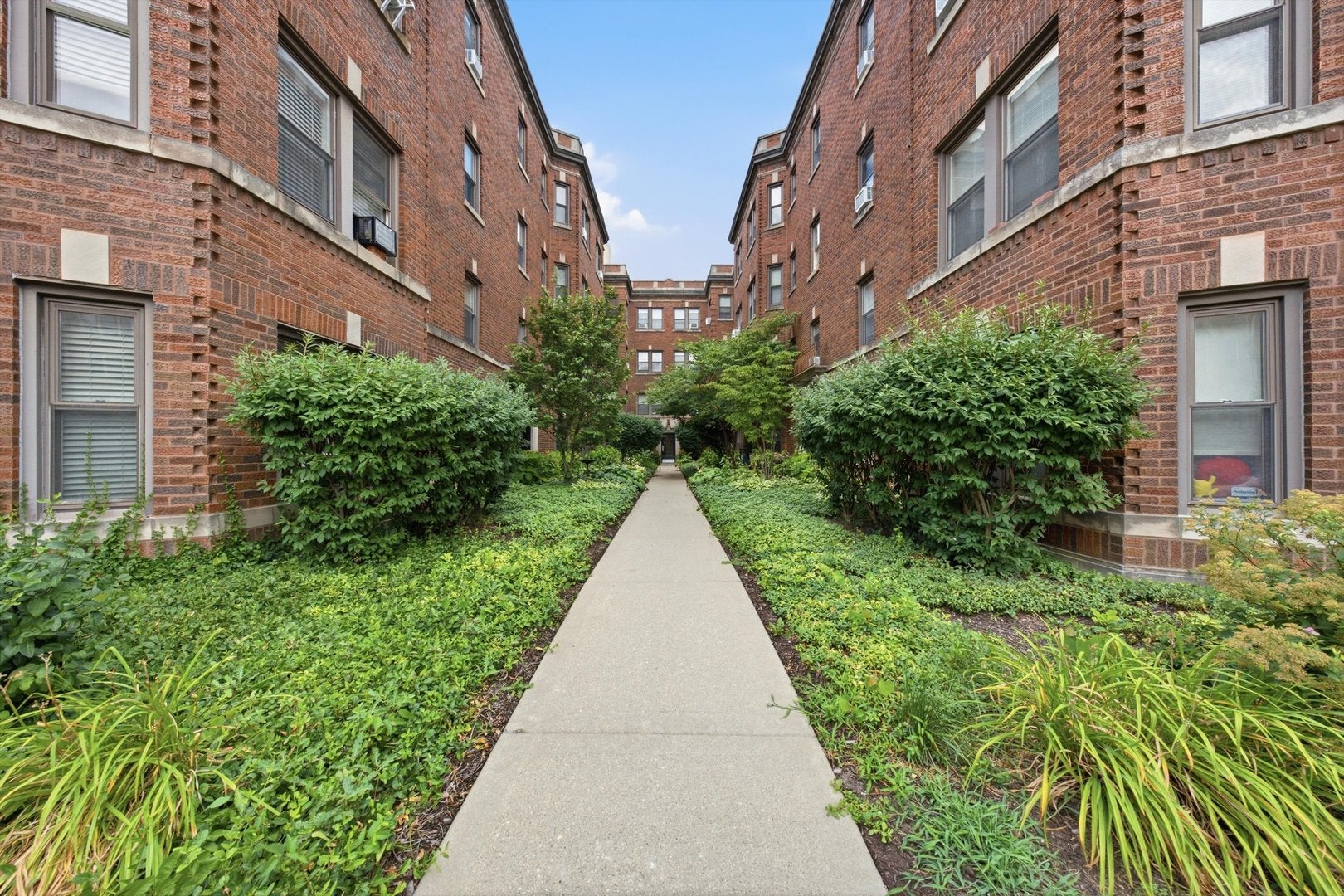 52 Forest Avenue 2N