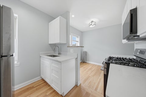 Tiny photo for 52 Forest Avenue #2N, Riverside, IL 60546 (MLS # 12762816)