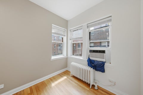 Tiny photo for 52 Forest Avenue #2N, Riverside, IL 60546 (MLS # 12762816)