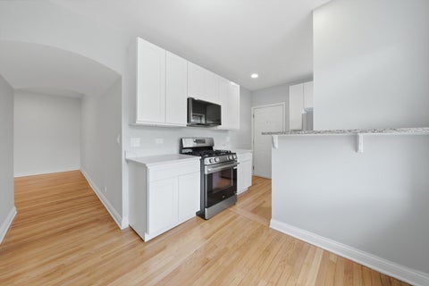 Tiny photo for 52 Forest Avenue #2N, Riverside, IL 60546 (MLS # 12762816)
