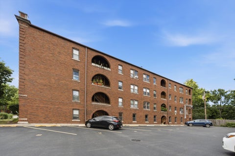 Tiny photo for 52 Forest Avenue #2N, Riverside, IL 60546 (MLS # 12762816)