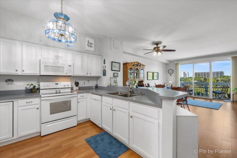 Tiny photo for 406 Arboretum Drive #76, Lombard, IL 60148 (MLS # 12733700)