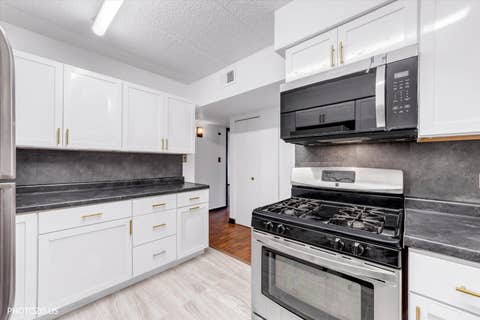 Tiny photo for 10524 Ridge Cove Drive #25B, Chicago Ridge, IL 60415 (MLS # 12737709)