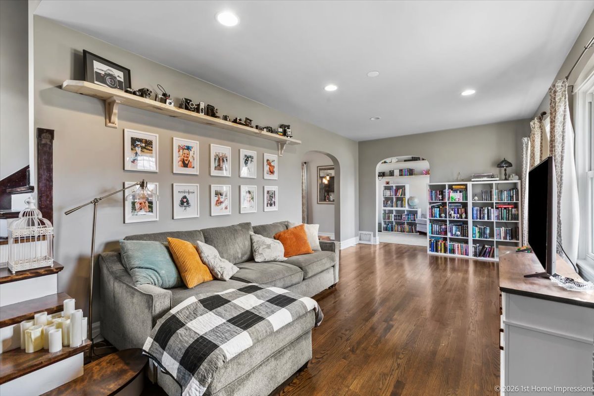 334 W School Street W