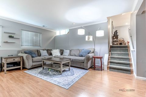 Tiny photo for 713 N Lakeside Drive, Vernon Hills, IL 60061 (MLS # 12437348)