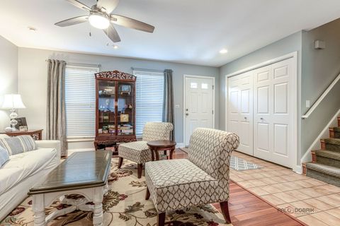 Tiny photo for 713 N Lakeside Drive, Vernon Hills, IL 60061 (MLS # 12437348)