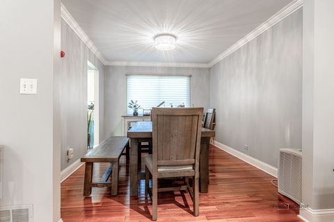 Tiny photo for 713 N Lakeside Drive, Vernon Hills, IL 60061 (MLS # 12437348)