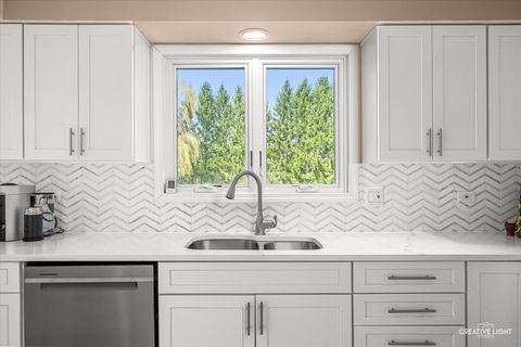 Tiny photo for 7N002 Glenview Drive, St. Charles, IL 60175 (MLS # 12546440)