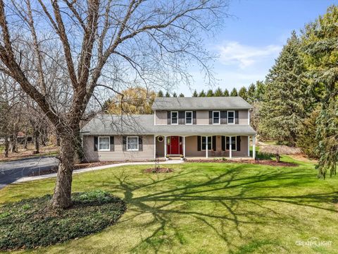 Tiny photo for 7N002 Glenview Drive, St. Charles, IL 60175 (MLS # 12546440)