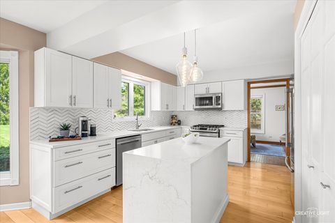 Tiny photo for 7N002 Glenview Drive, St. Charles, IL 60175 (MLS # 12546440)