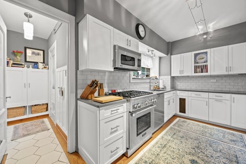 Tiny photo for 5510 N Sheridan Road #2A, Chicago, IL 60640 (MLS # 12754161)