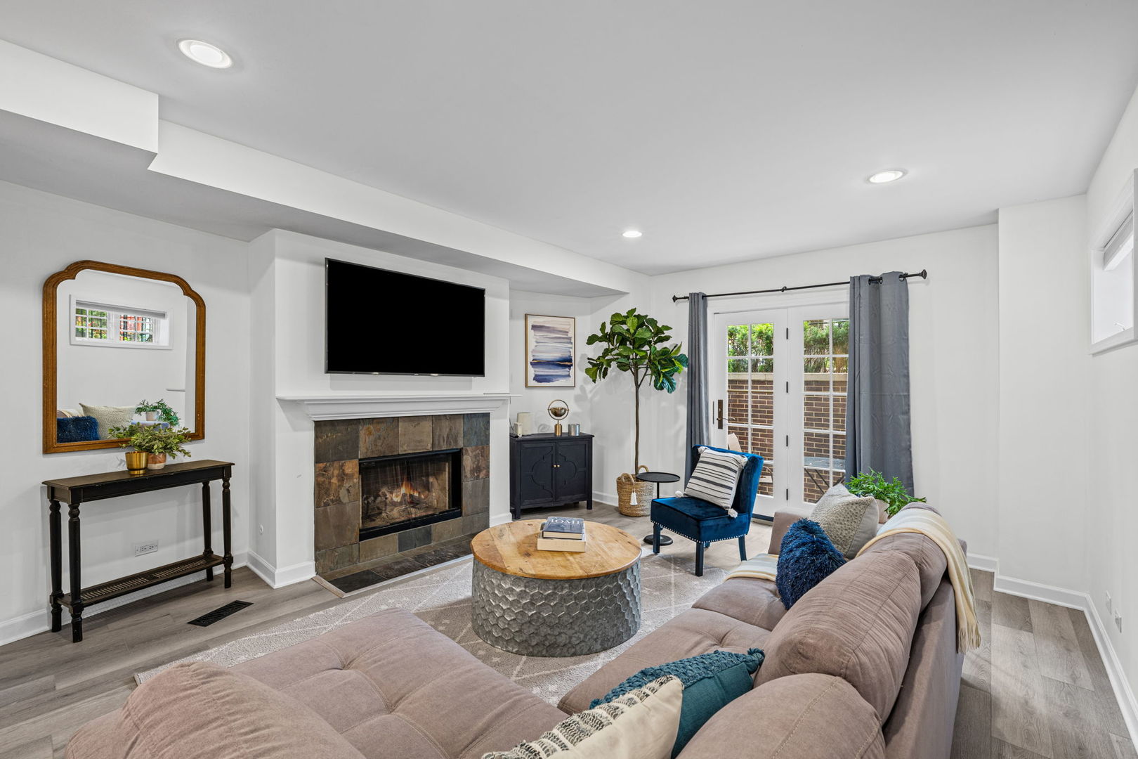 3835 N Ashland Avenue 1G