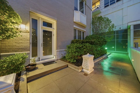 Tiny photo for 55 E Erie Street #SH-D, Chicago, IL 60611 (MLS # 12623988)