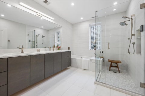 Tiny photo for 55 E Erie Street #SH-D, Chicago, IL 60611 (MLS # 12623988)