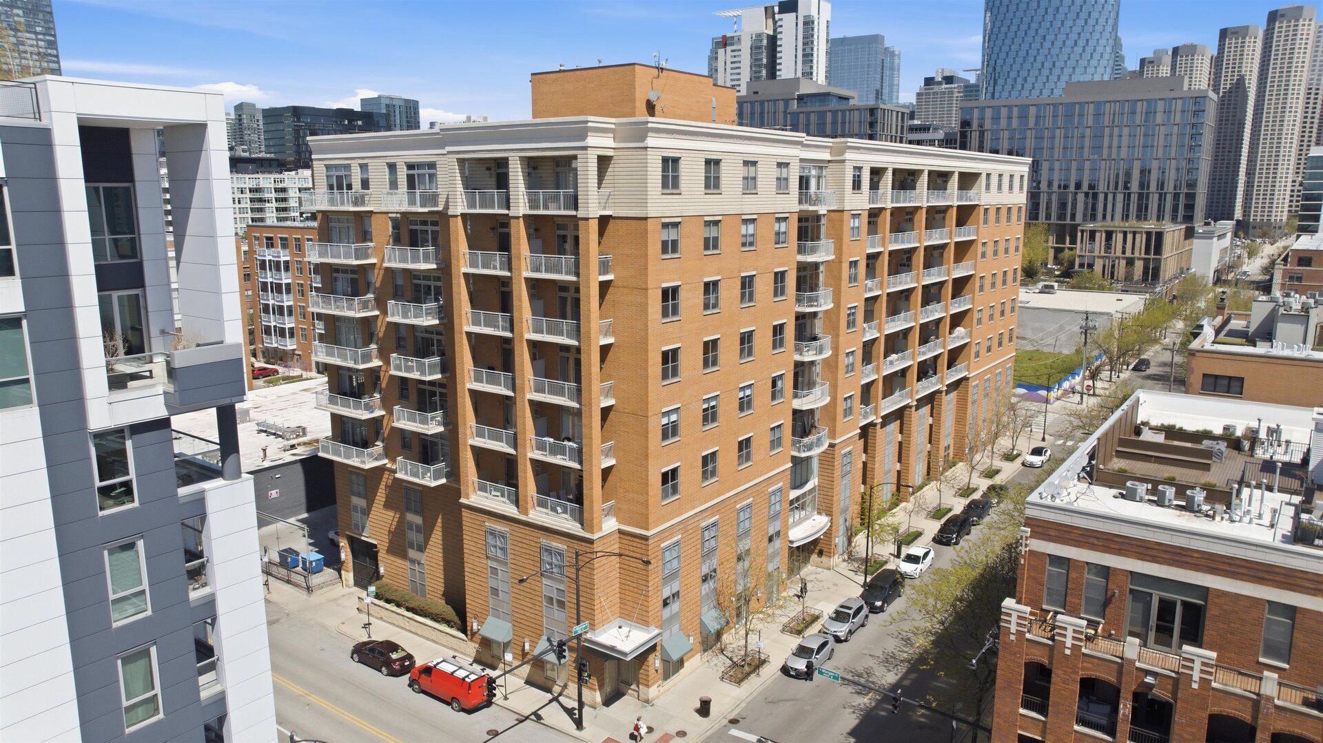 950 W Monroe Street 710