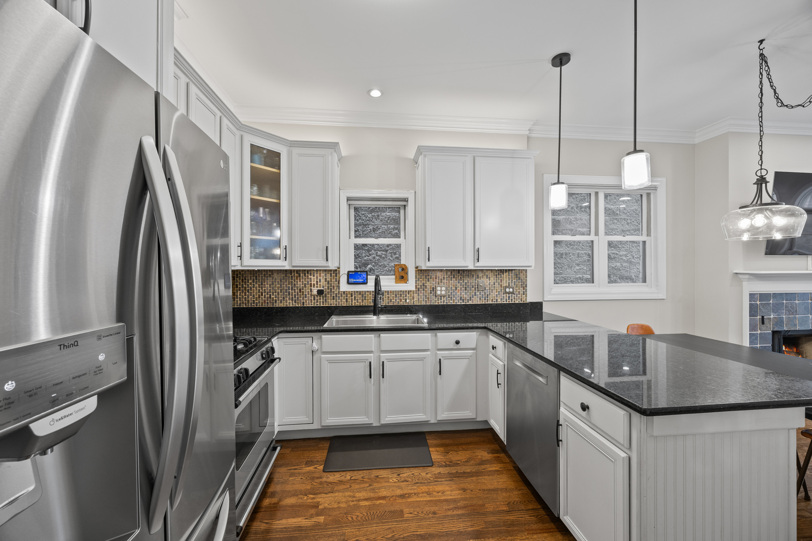 2852 N Damen Avenue 1