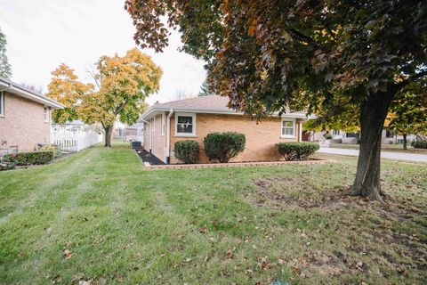 Tiny photo for 6800 W 97th Street, Oak Lawn, IL 60453 (MLS # 12513879)
