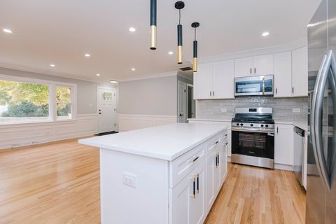 Tiny photo for 6800 W 97th Street, Oak Lawn, IL 60453 (MLS # 12513879)