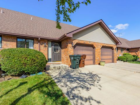 Tiny photo for 1914 Heatherway Lane #27, New Lenox, IL 60451 (MLS # 12497707)