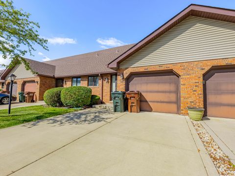 Tiny photo for 1914 Heatherway Lane #27, New Lenox, IL 60451 (MLS # 12497707)