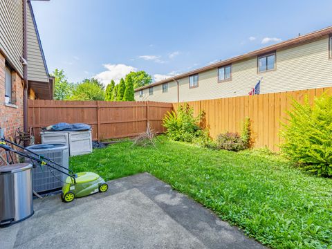 Tiny photo for 1914 Heatherway Lane #27, New Lenox, IL 60451 (MLS # 12497707)
