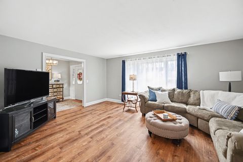 Tiny photo for 2234 Appleby Drive, Wheaton, IL 60189 (MLS # 12638884)