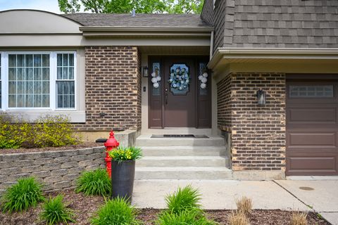 Tiny photo for 2234 Appleby Drive, Wheaton, IL 60189 (MLS # 12638884)