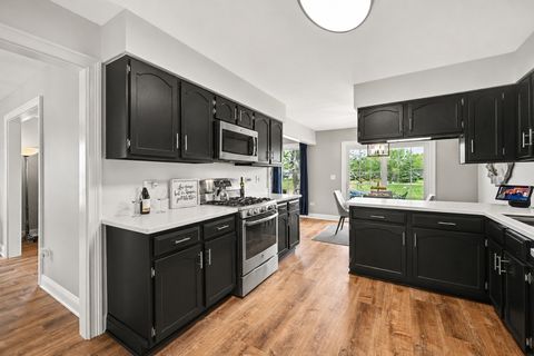 Tiny photo for 2234 Appleby Drive, Wheaton, IL 60189 (MLS # 12638884)