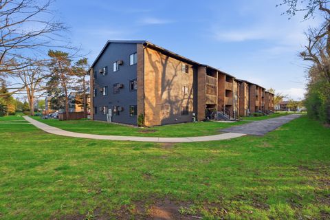 Tiny photo for 621 Virginia Road #107, Crystal Lake, IL 60014 (MLS # 12621924)