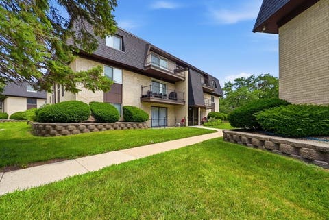 Tiny photo for 11123 S 84th Avenue #2B, Palos Hills, IL 60465 (MLS # 12718886)