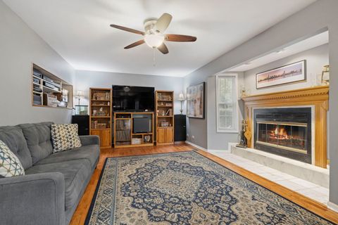 Tiny photo for 308 Foxworth Court, Aurora, IL 60502 (MLS # 12496841)