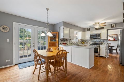 Tiny photo for 308 Foxworth Court, Aurora, IL 60502 (MLS # 12496841)