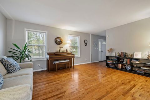 Tiny photo for 308 Foxworth Court, Aurora, IL 60502 (MLS # 12496841)