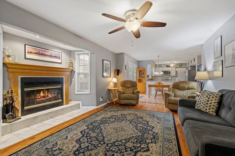 Tiny photo for 308 Foxworth Court, Aurora, IL 60502 (MLS # 12496841)