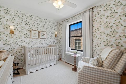 Tiny photo for 823 W Oakdale Avenue #2A, Chicago, IL 60657 (MLS # 12610718)