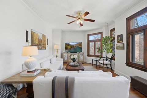 Tiny photo for 823 W Oakdale Avenue #2A, Chicago, IL 60657 (MLS # 12610718)