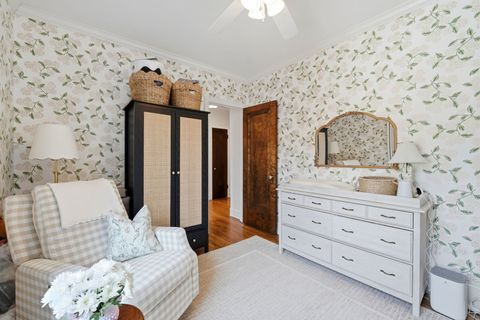 Tiny photo for 823 W Oakdale Avenue #2A, Chicago, IL 60657 (MLS # 12610718)