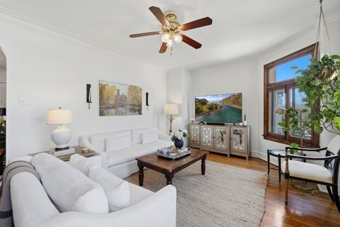 Tiny photo for 823 W Oakdale Avenue #2A, Chicago, IL 60657 (MLS # 12610718)