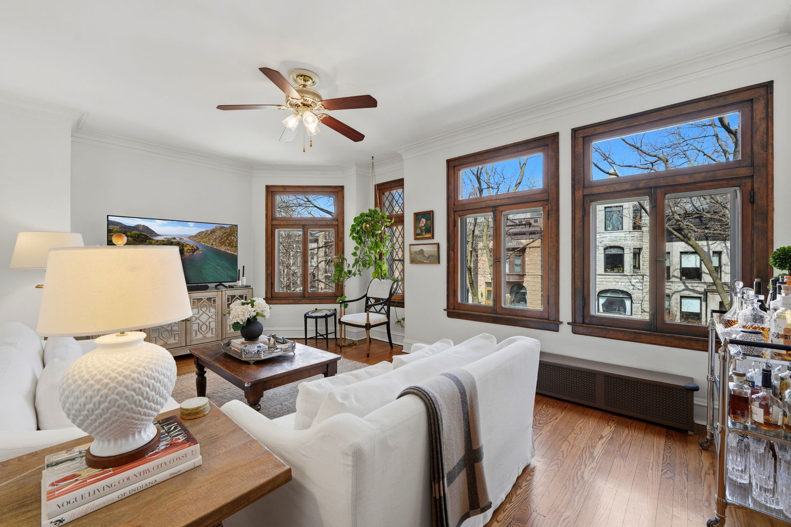 823 W Oakdale Avenue 2A