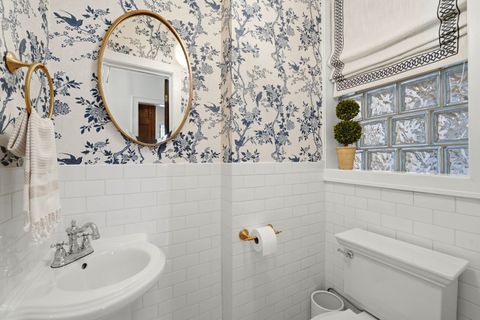 Tiny photo for 823 W Oakdale Avenue #2A, Chicago, IL 60657 (MLS # 12610718)