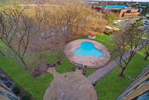 Tiny photo for 1 Renaissance Place #709, Palatine, IL 60067 (MLS # 12599918)