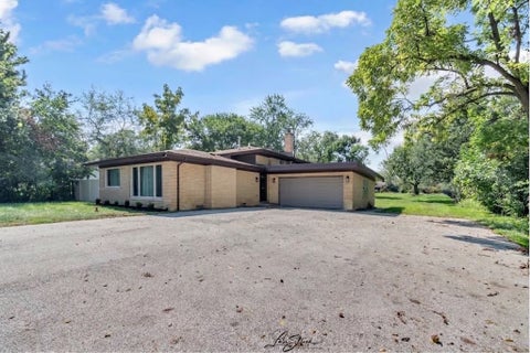 Photo of 19232 Kedzie Avenue, Flossmoor, IL 60422 (MLS # 12752770)