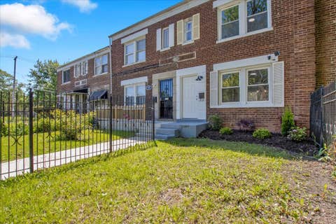 Photo of 735 E 105th Street, Chicago, IL 60628 (MLS # 12649058)