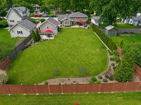 Tiny photo for 15 W 56th Place, Westmont, IL 60559 (MLS # 12667340)