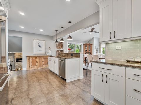 Tiny photo for 15 W 56th Place, Westmont, IL 60559 (MLS # 12667340)
