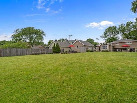 Tiny photo for 15 W 56th Place, Westmont, IL 60559 (MLS # 12667340)