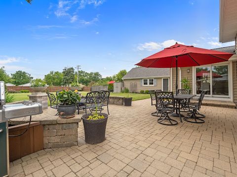 Tiny photo for 15 W 56th Place, Westmont, IL 60559 (MLS # 12667340)