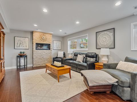 Tiny photo for 15 W 56th Place, Westmont, IL 60559 (MLS # 12667340)