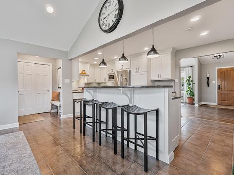 Tiny photo for 15 W 56th Place, Westmont, IL 60559 (MLS # 12667340)
