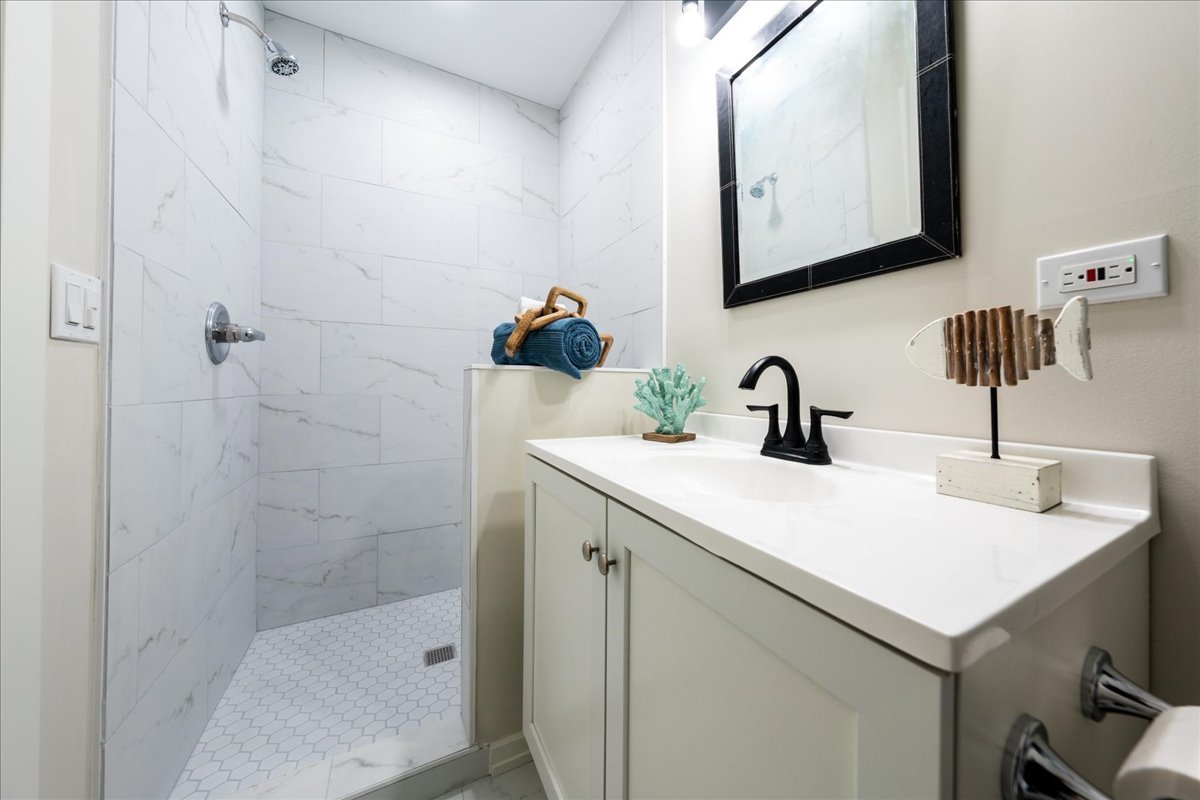 Beach Park, Illinois 60099, United States, 3 Bedrooms Bedrooms, ,2 BathroomsBathrooms,Residential,Active,242088